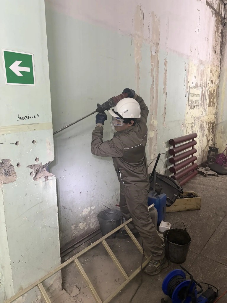 Вскрытие железобетонной колонны